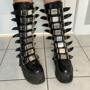 Demonia Damned 518 black chrome